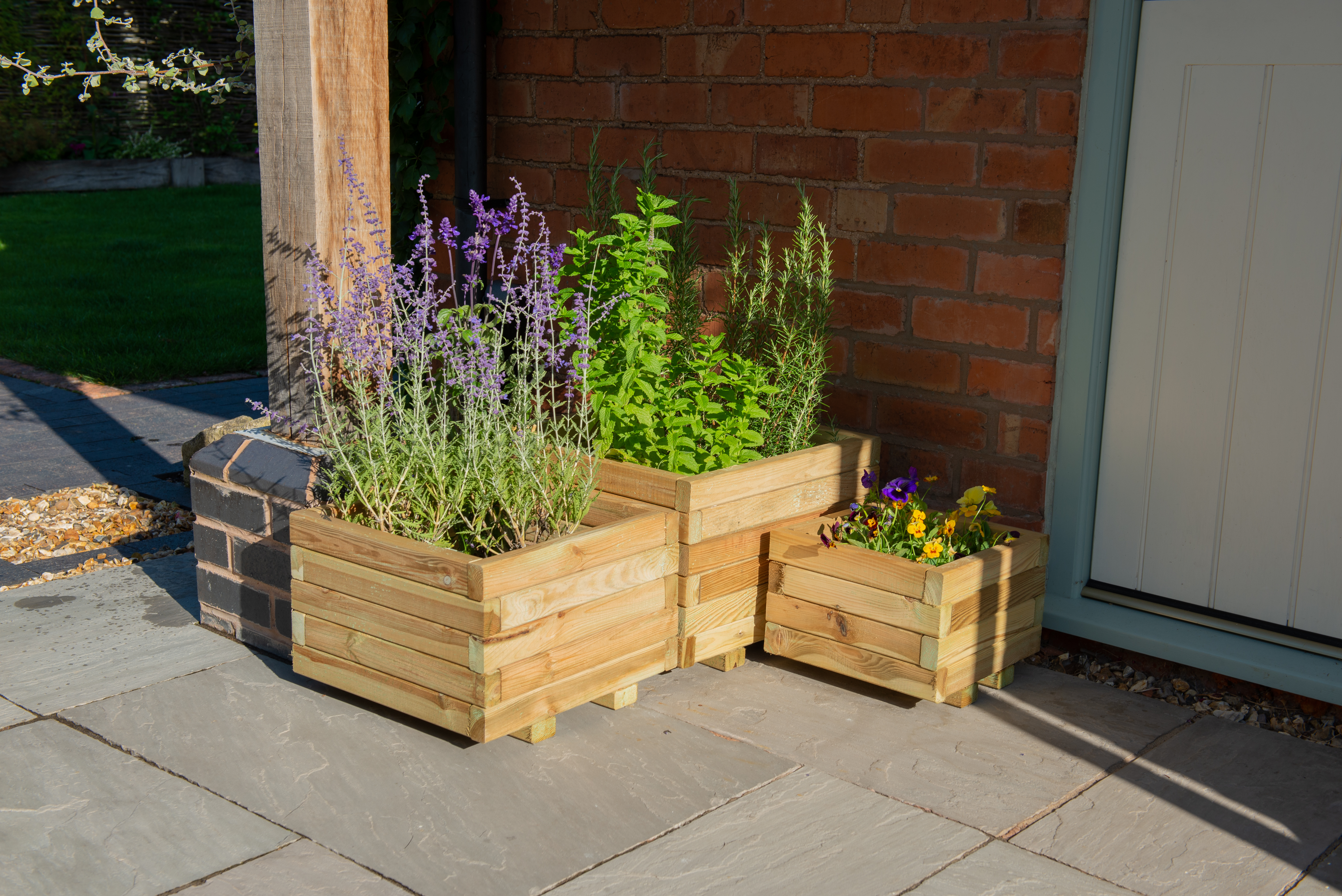 Kendal Square planter